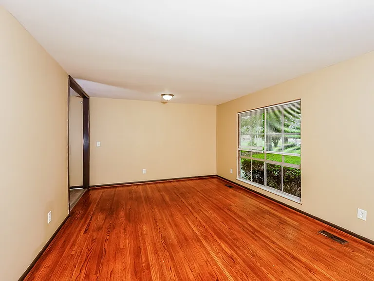 901 Eldorado Dr — Photo 5