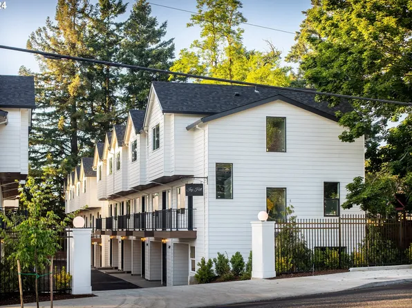 6377 E Burnside St, Portland, OR 97215