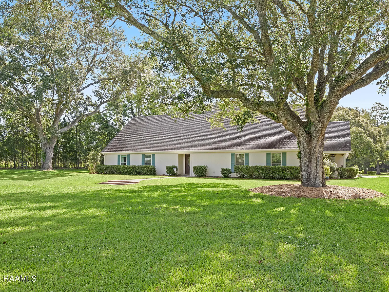 4 bed, 3.0 bath, 3268 sqft, $3,500 — Photo 3