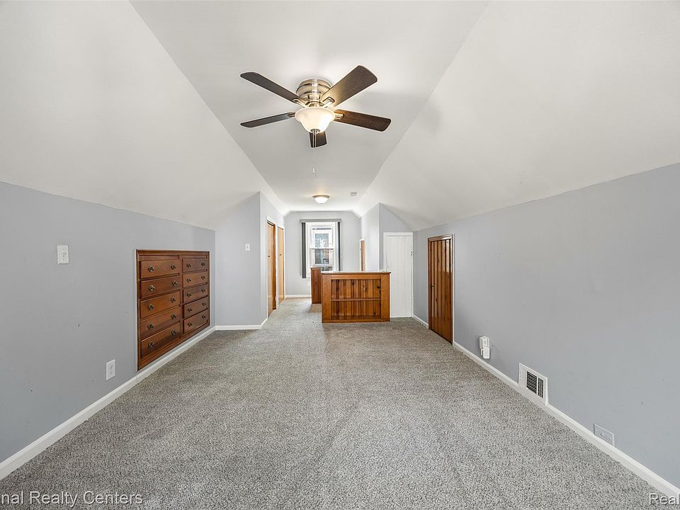 650 Arlington St, photo 6