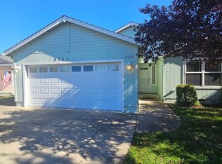 8382 Forest Grove Rd, White City, OR 97503