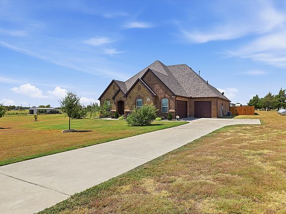 3rd image of 453 Kincannon Ln