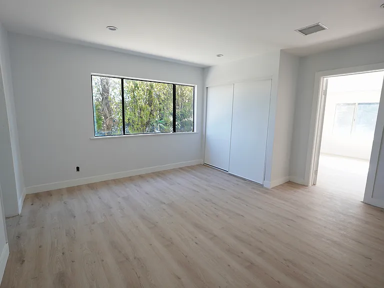 4545 W Columbia Way — Photo 11