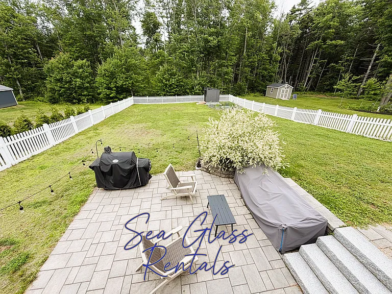 Beacon Dr — Photo 47