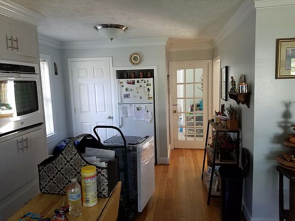 Part of kitchen & hallway to washroom