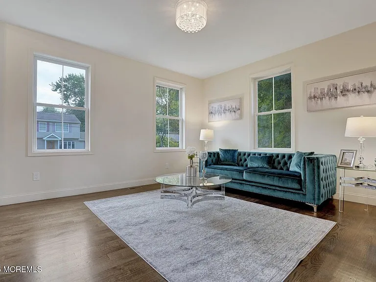 909 Bloomfield Ave — Photo 26