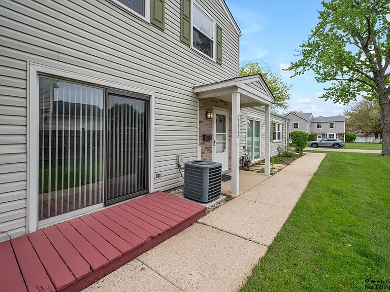 142 Ann Ct #B — Photo 16