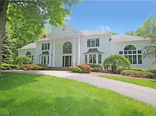 5 Stonewall Ridge, Newtown, CT 06470