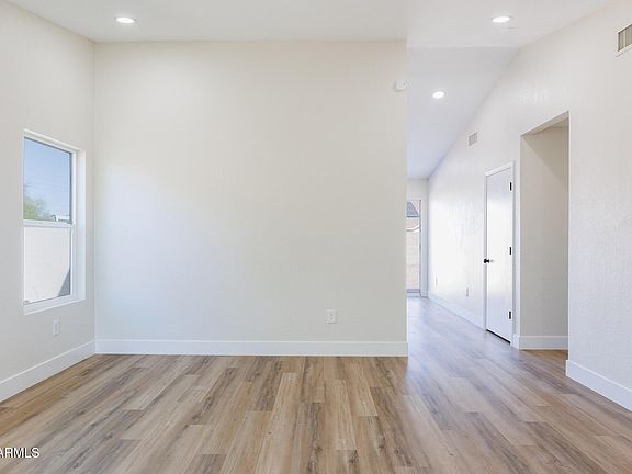 5th image of 1718 E BIRCH Street