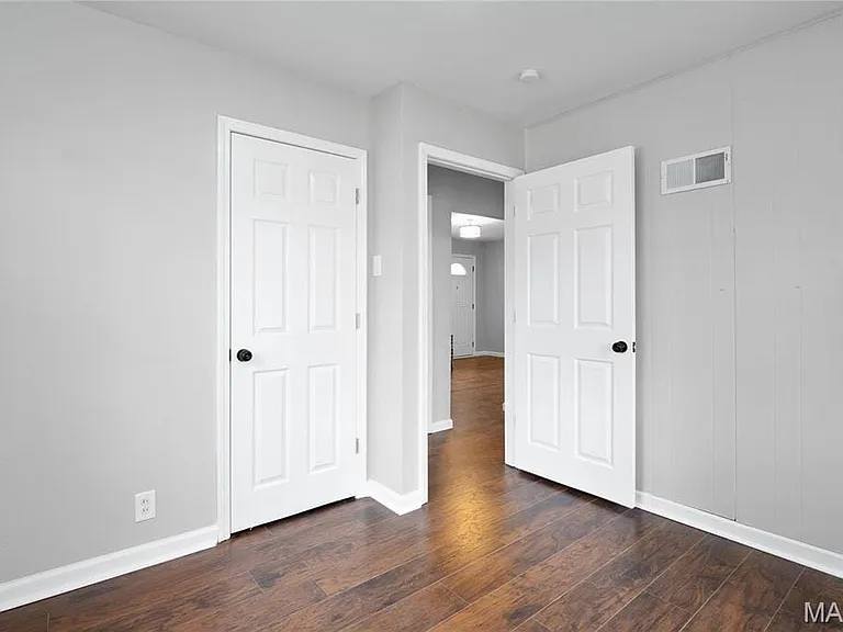 3102 Saint Myron Ln — Photo 8