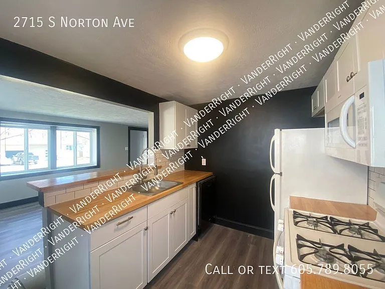 2715 S Norton Ave — Photo 3