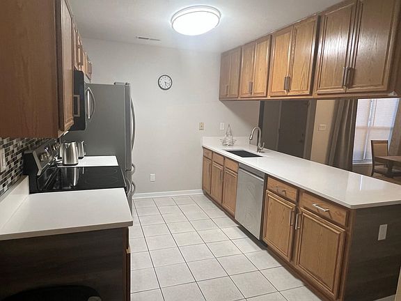 4th image of 2225 Wittenham Pl