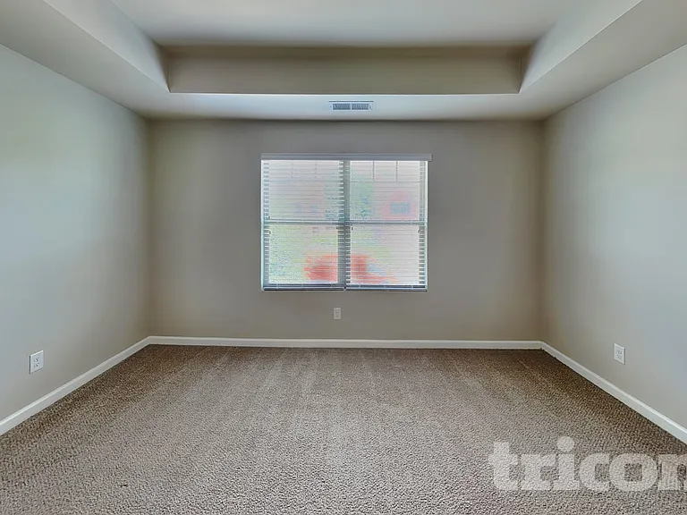 1095 Lear Dr — Photo 6