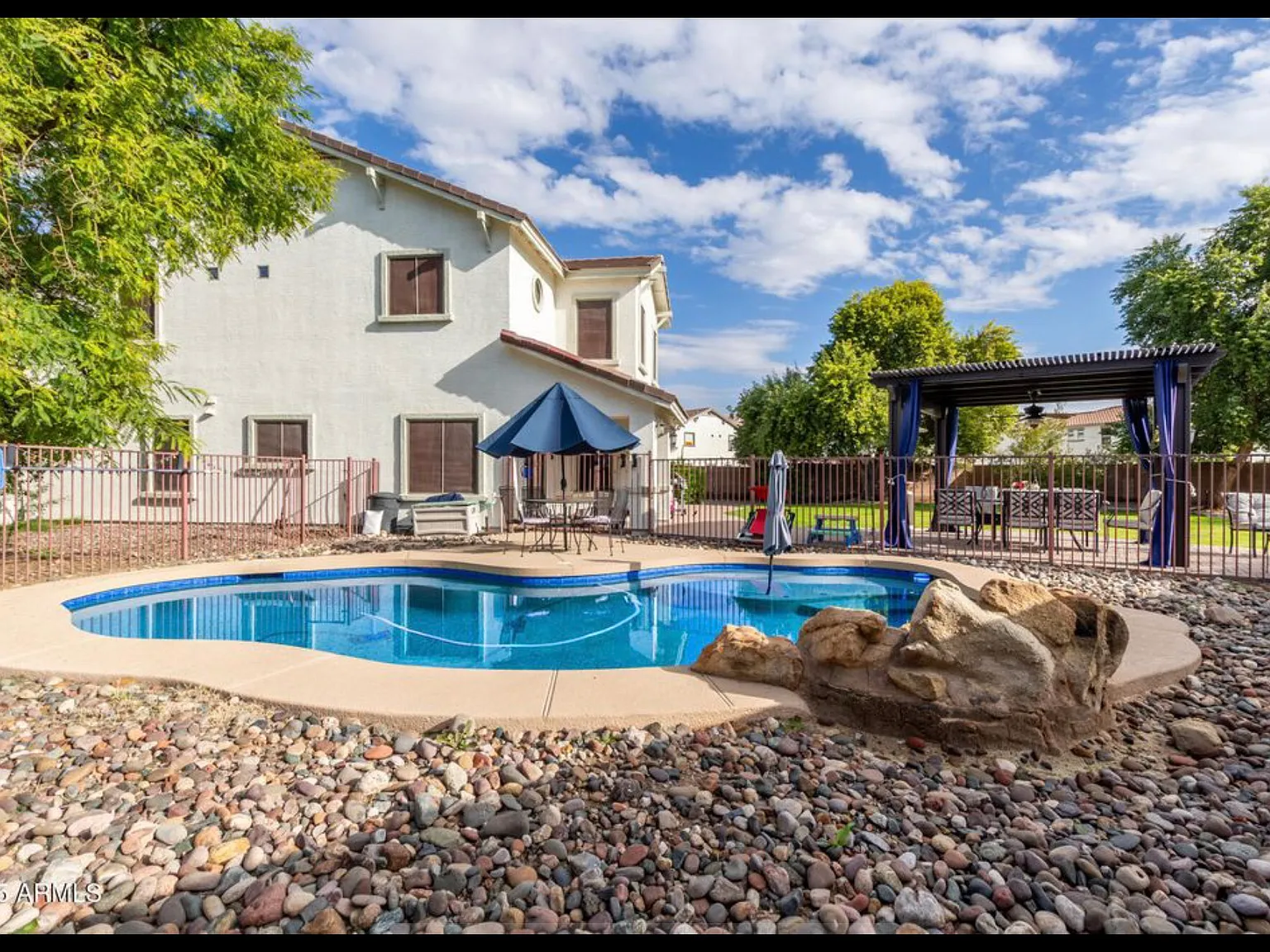 2 bed, 500 sqft, $1,500 — Photo 1