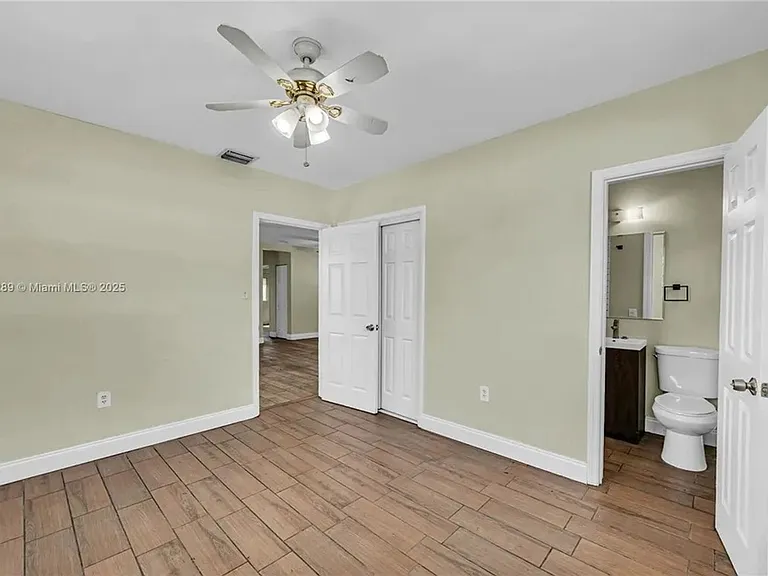 17130 NE 7th Ave — Photo 11