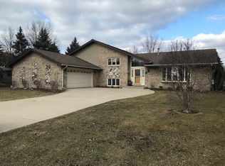 12995 Parker Rd, Lemont, IL 60439