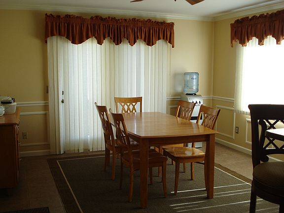 Breakfast room