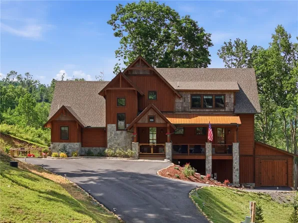 37 Tioga Drive, Banner Elk, NC 28604