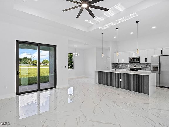 4th image of 2030 NE 9th Place Cpe