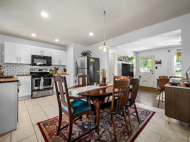 205 Cedar Dr — Photo 17