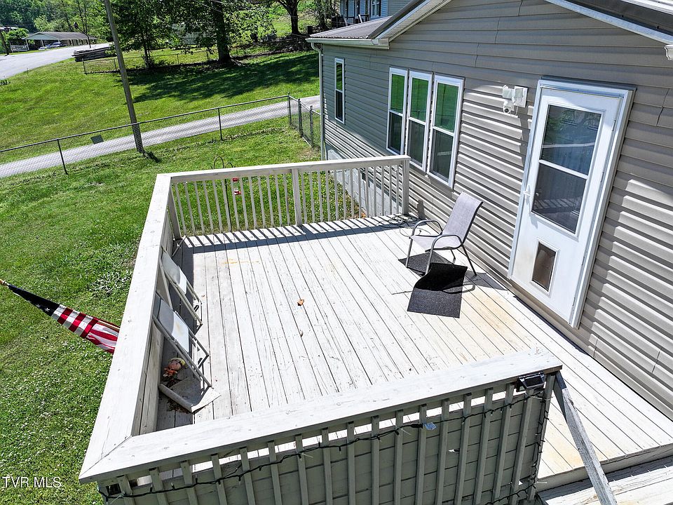 1st image of 207 E Lane St