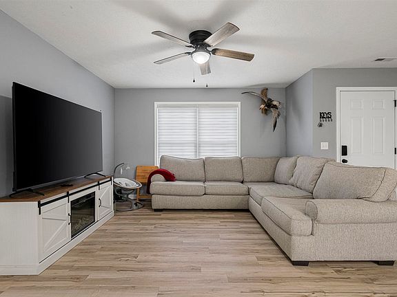 4th image of 47 Minton Ln