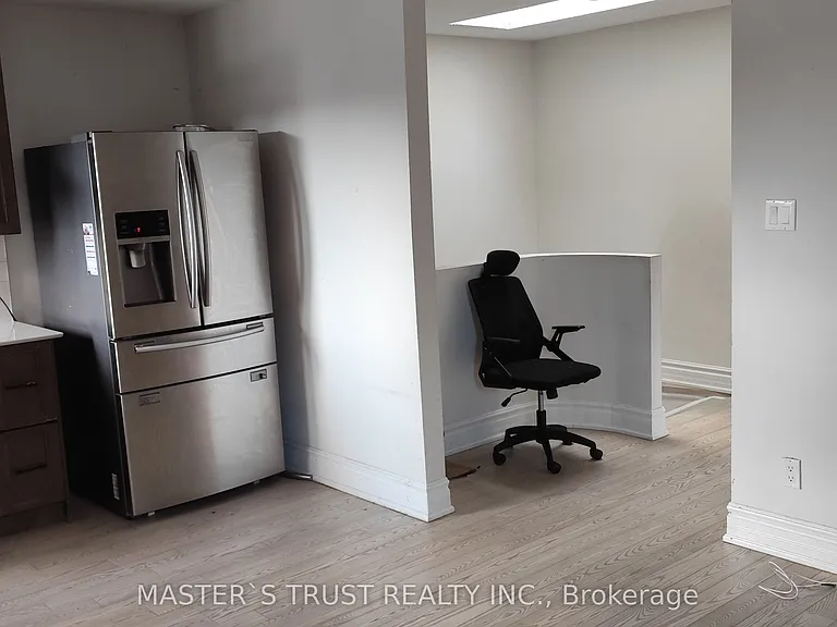 40 Whitley Castle Cres S #2 — Photo 4
