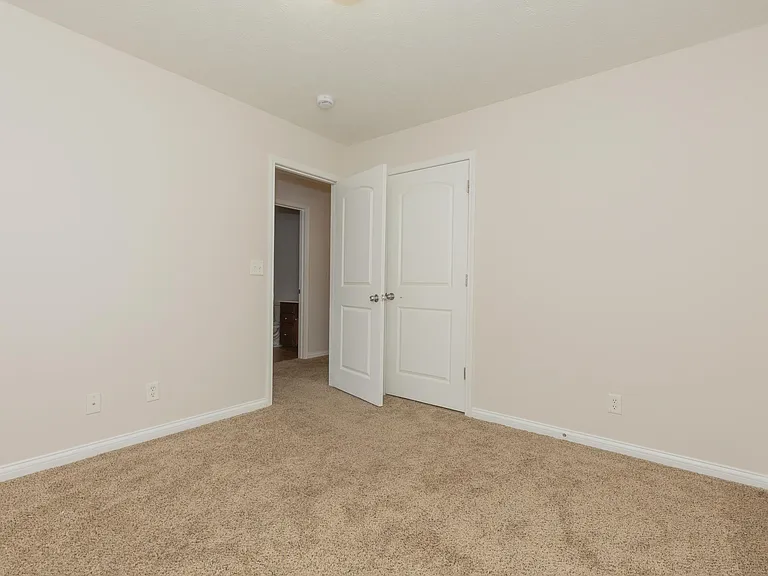 4920 Penrose Dr — Photo 11