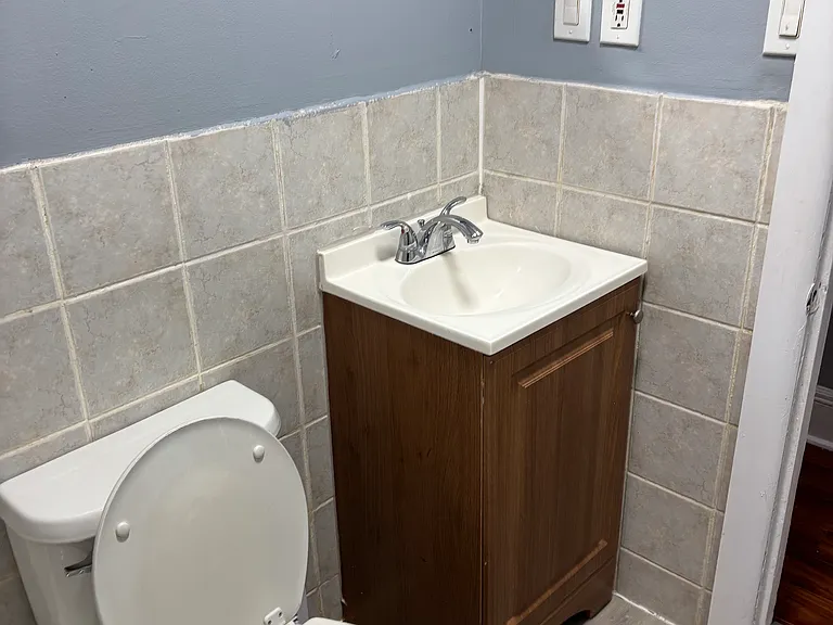 3036 Aramingo Ave — Photo 5