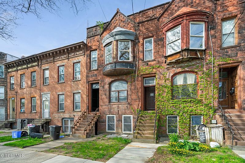 3rd image of 257 Western Avenue