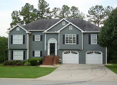 Well Maintained Home on Private Lake