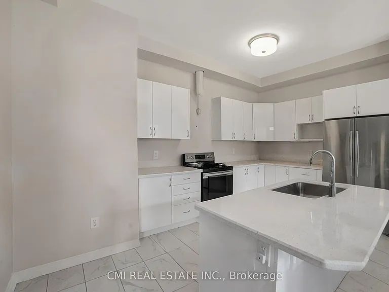 3742 Sunbank Cres — Photo 16