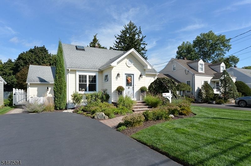 1st image of 36 Manor Ave