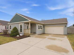 1112 Lombardi Way, Waukesha, WI 53186