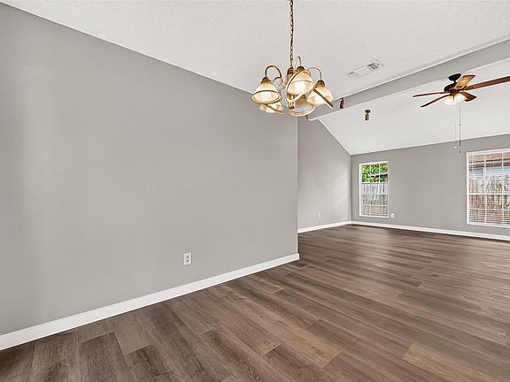5th image of 10814 Parkland Woods Dr