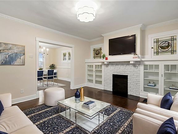 4th image of 615 Woodbourne Ave