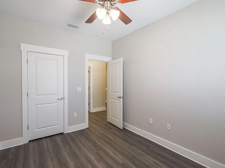 328 Date Palm Ln — Photo 10