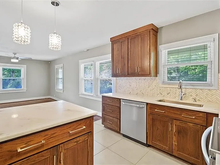 4540 Adams St — Photo 11
