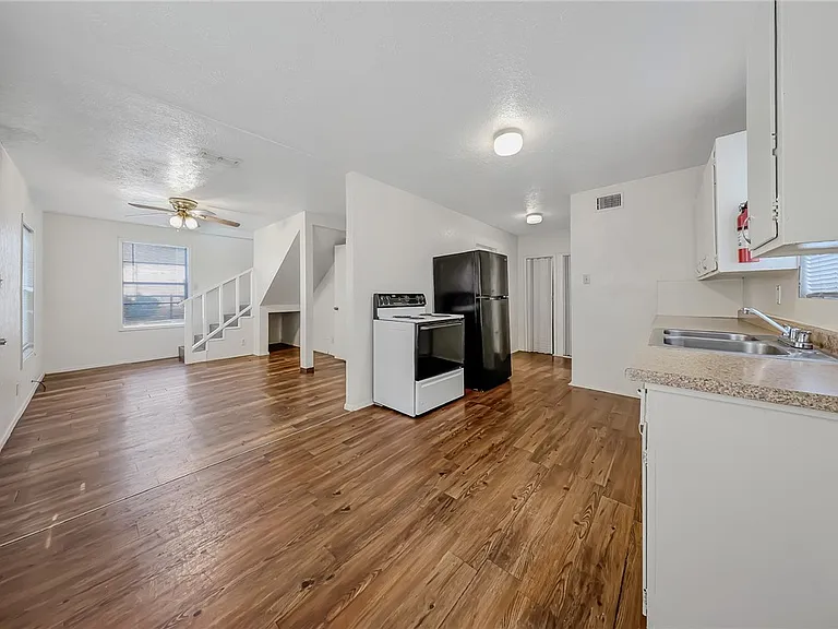 813 Furman Ave #1 — Photo 5