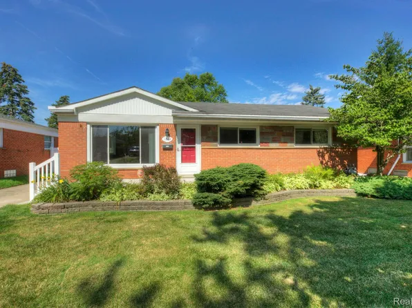 1844 Woodside St, Trenton, MI 48183