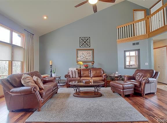 3rd image of 16145 White Water Dr