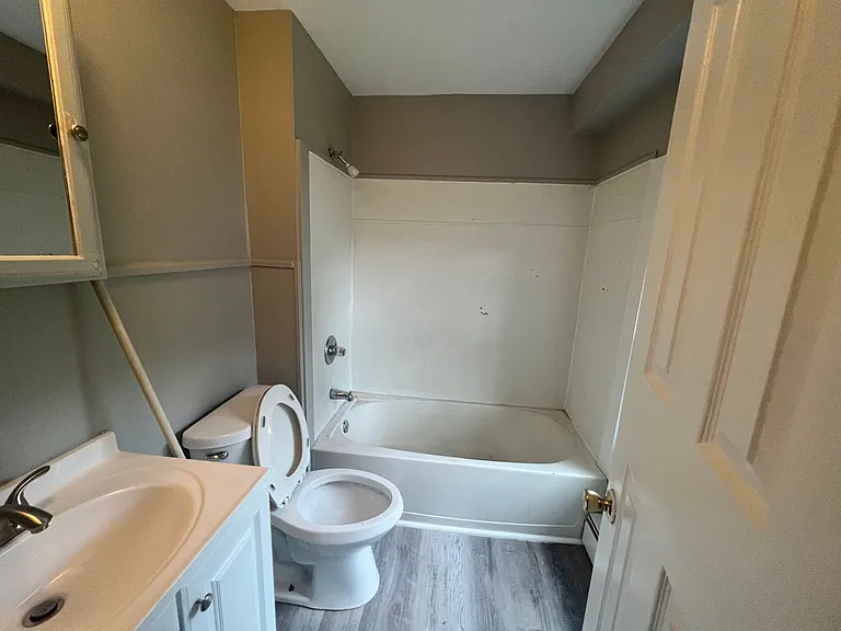 204-206 Main St. - Red Pod — Photo 7