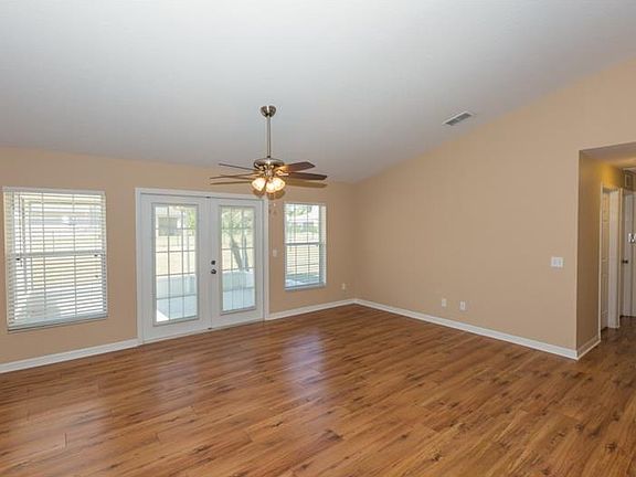 2nd image of 6089 Mission Dr