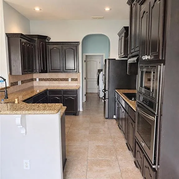 1805 Queens Ave — Photo 5