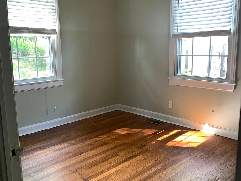 310 Bickett Blvd — Photo 3