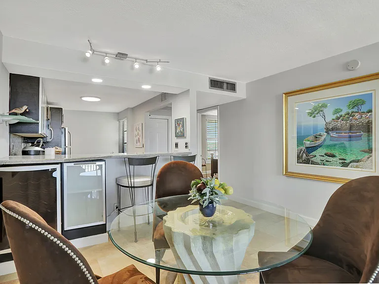 4 Royal Palm Way #6020 — Photo 10