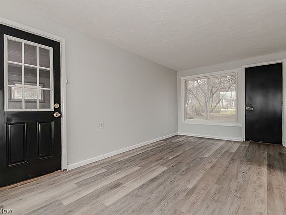 5th image of 5220 N Rdg W