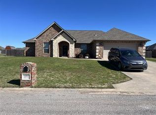 1207 Apple Creek Dr, Elgin, OK 73538