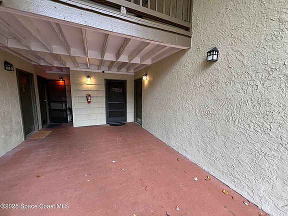 3rd image of 3580 Sable Palm Ln Unit A