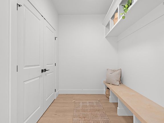 3rd image of 11 Seyval Dr
